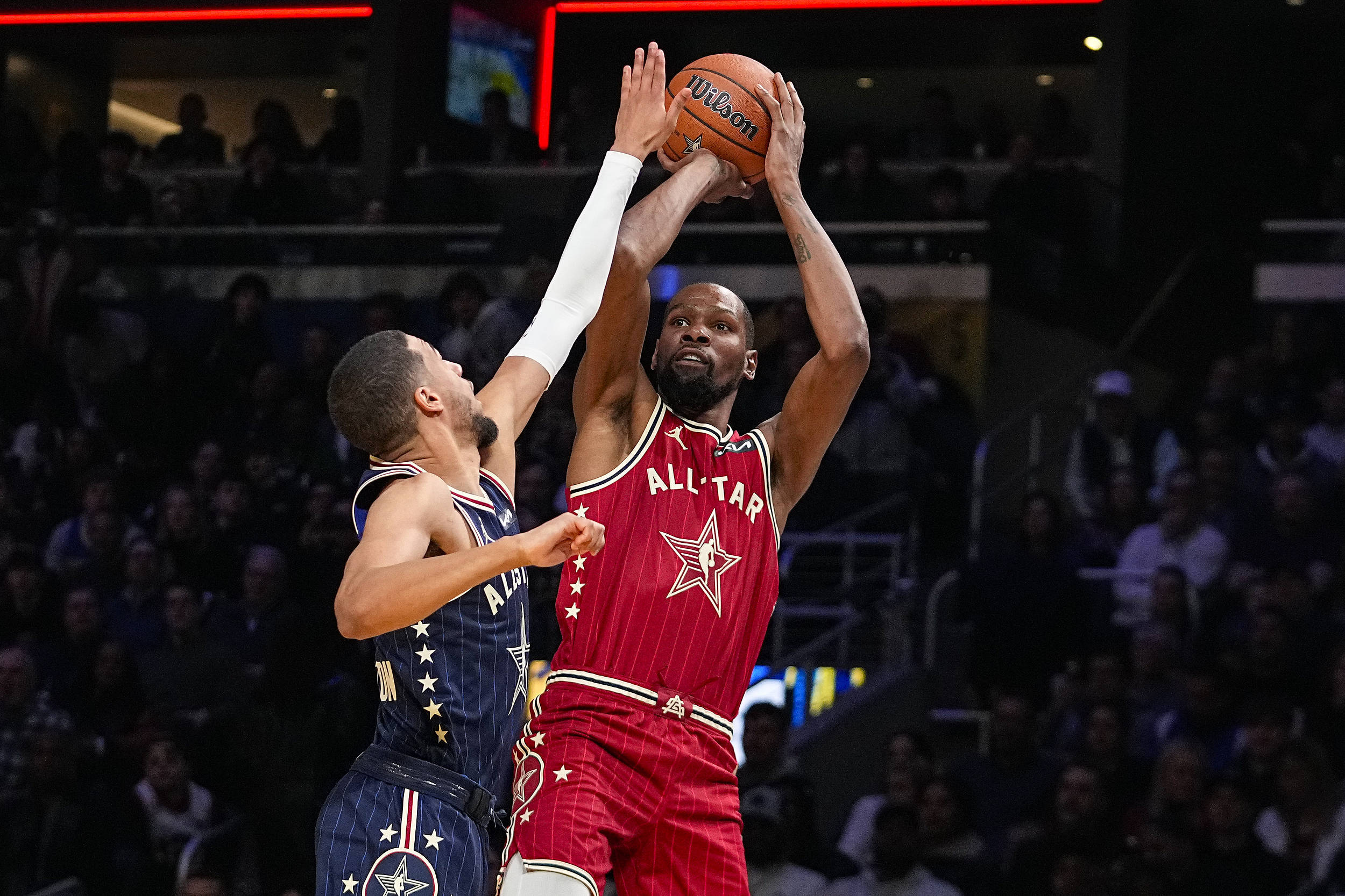 关于NBA球员与国际篮联合推出公益活动的信息